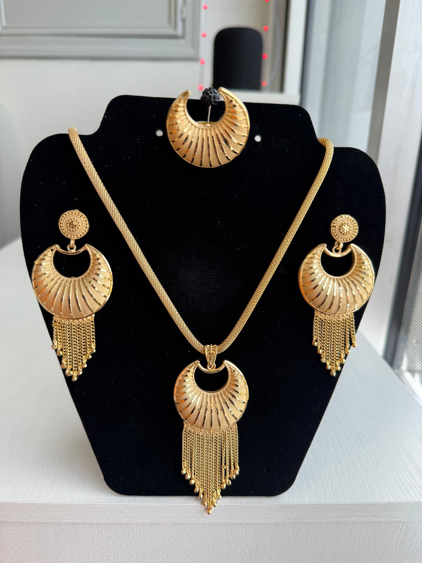 Gold jewelry set