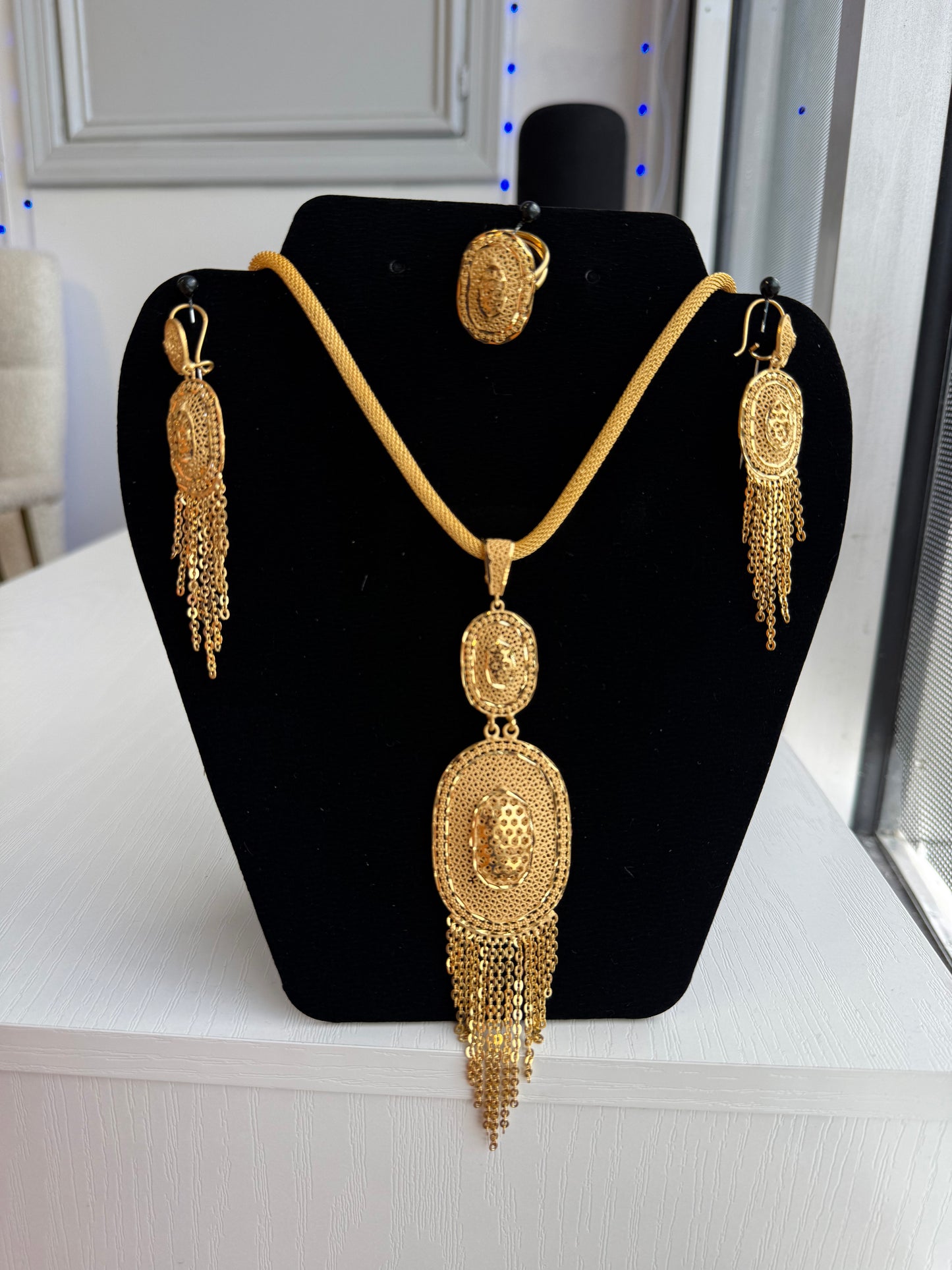 Gold jewelry set