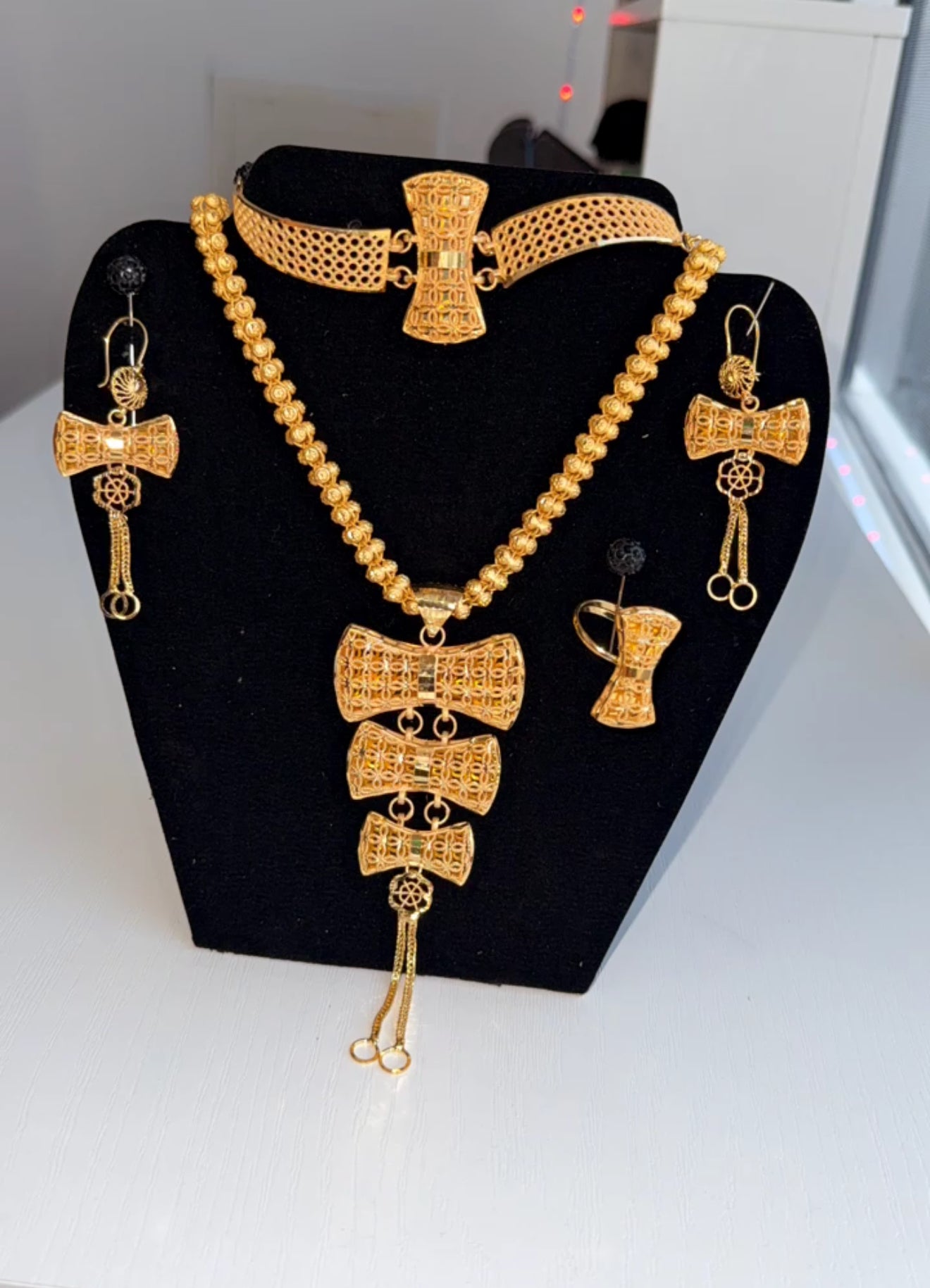 Gold jewelry set