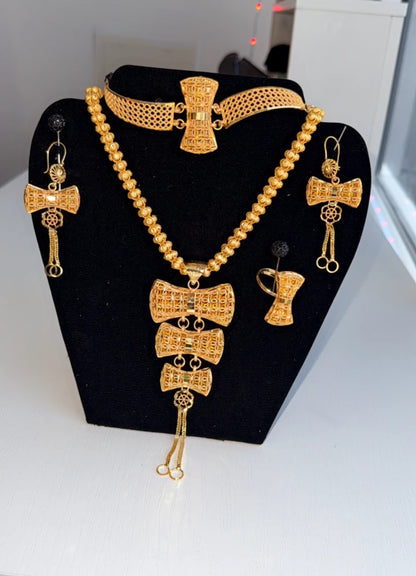 Gold jewelry set