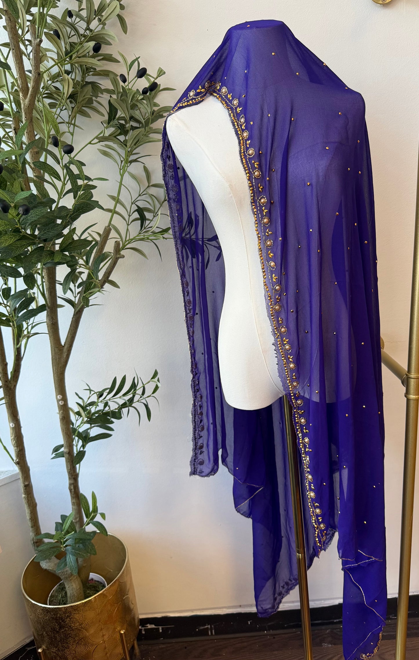 Dirac Scarf
