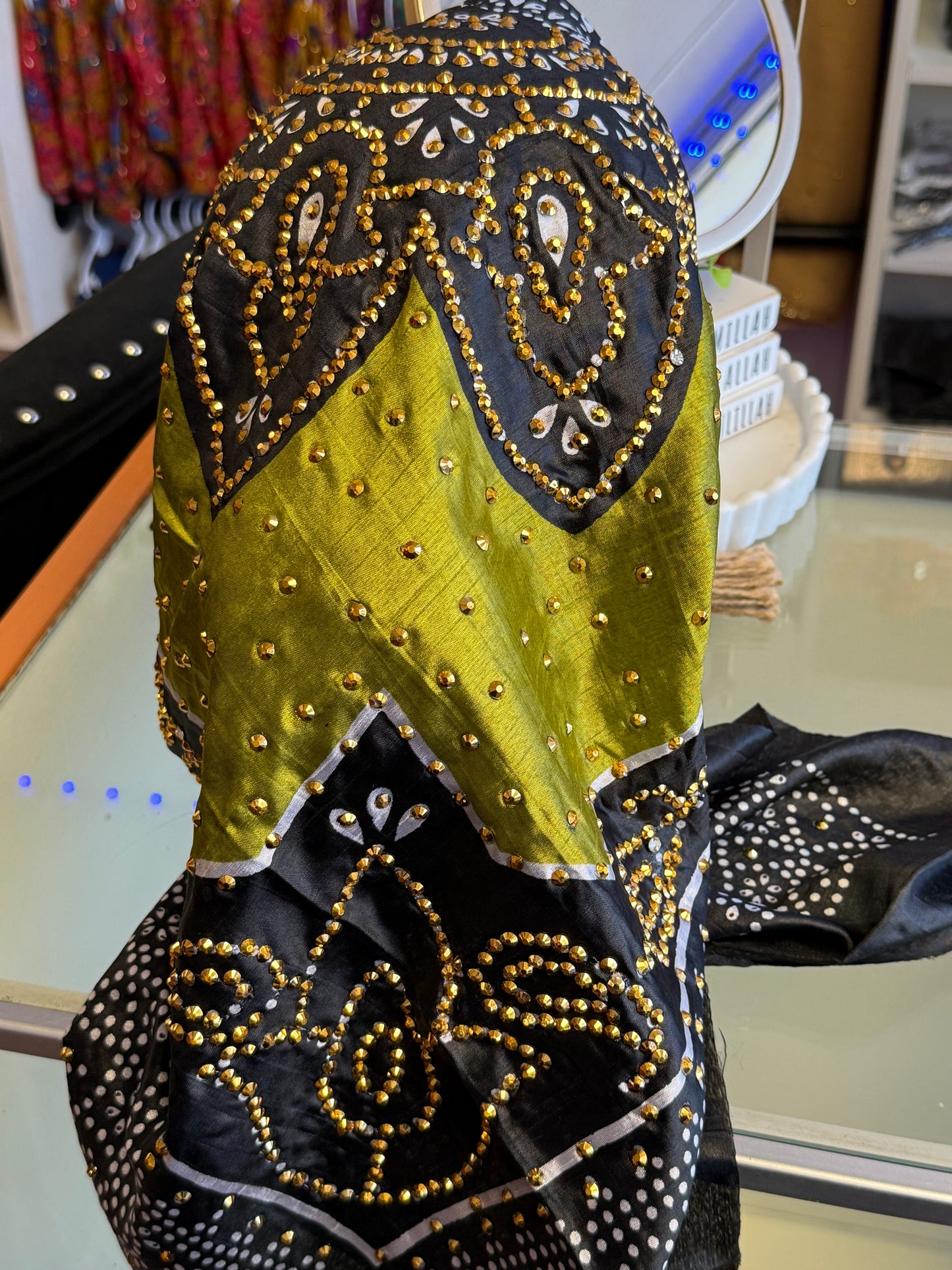 Shaash head piece