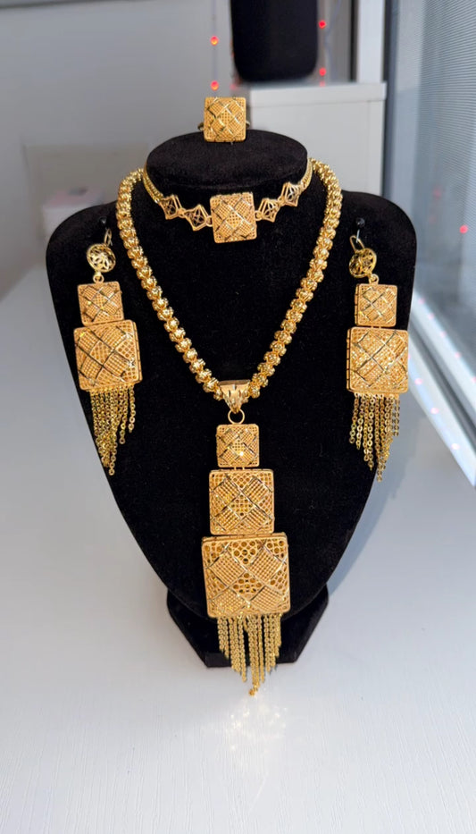 Gold jewelry set
