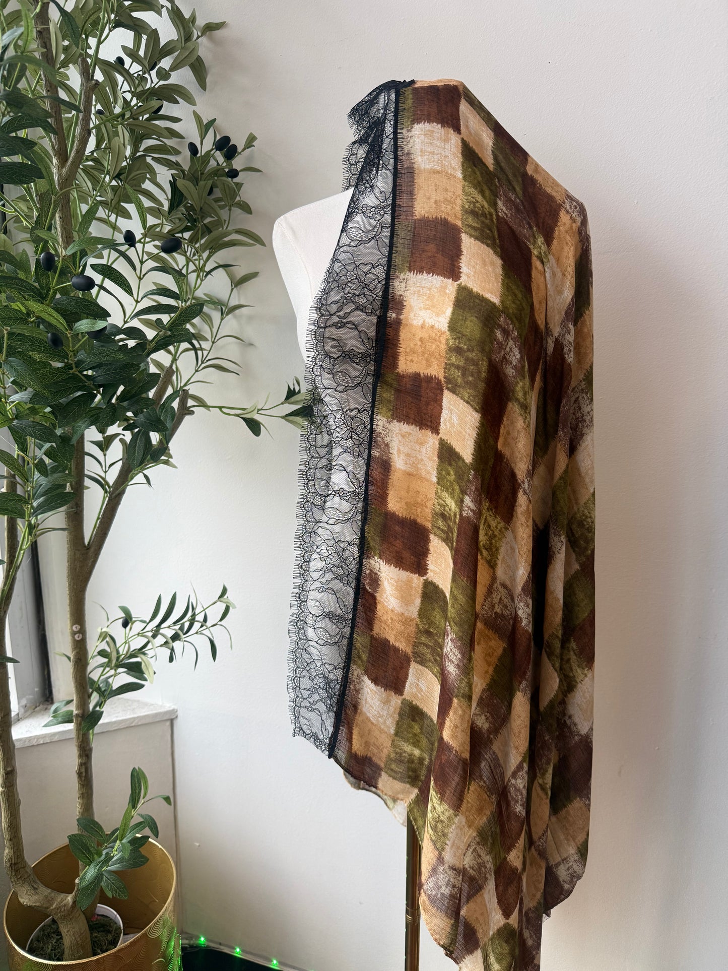 Lace scarf