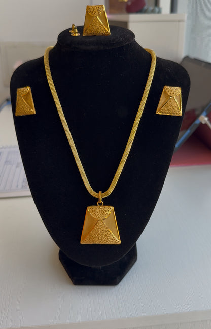Gold jewelry set