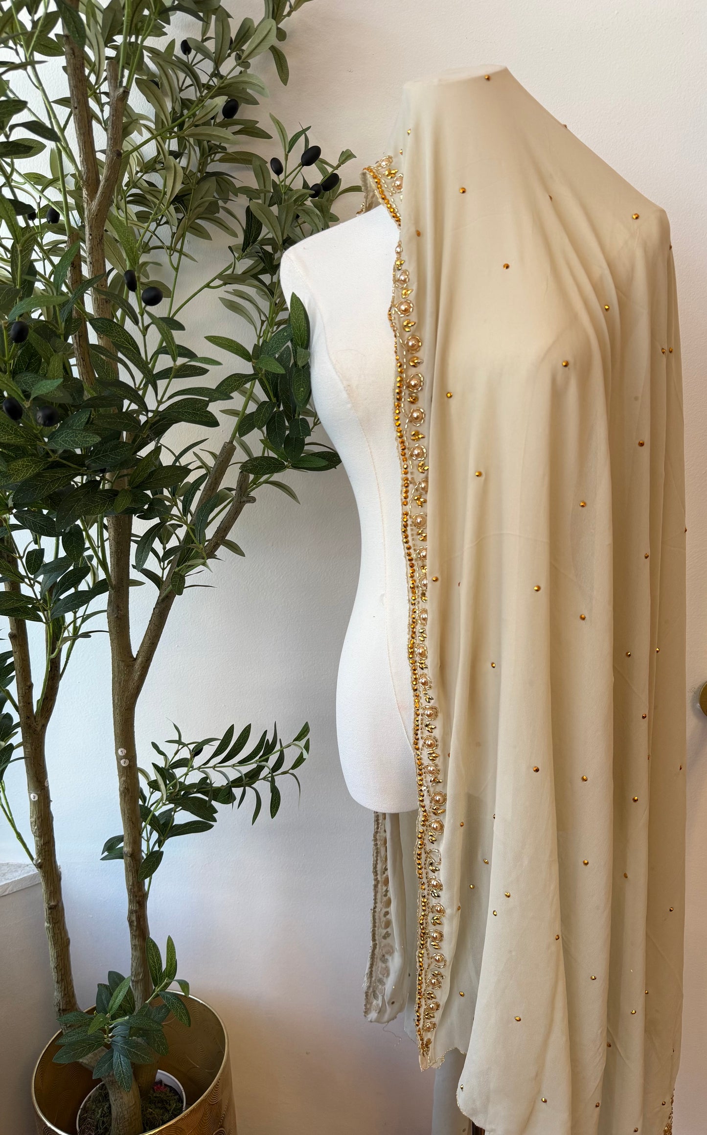 Dirac Scarf