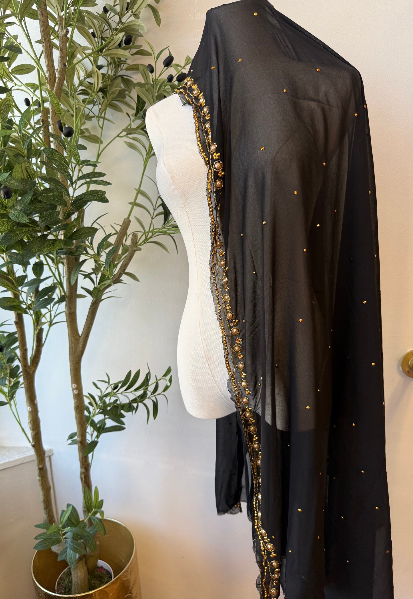 Dirac Scarf