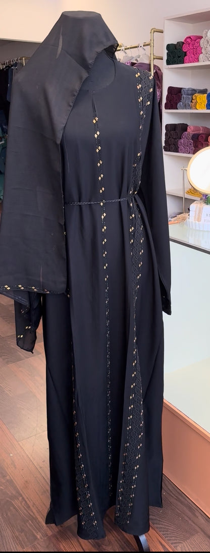 Closed abaya