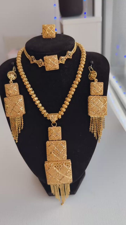 Gold jewelry set